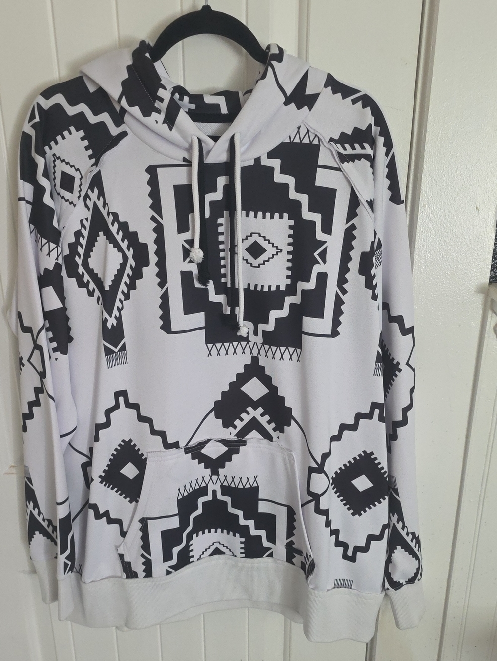 Hooey Women's Black & White Aztec Hoodie Sweatshirt
